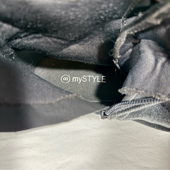 mySTYLE | Velvet Lace-Up Boots | 8 - Picture 6 of 9